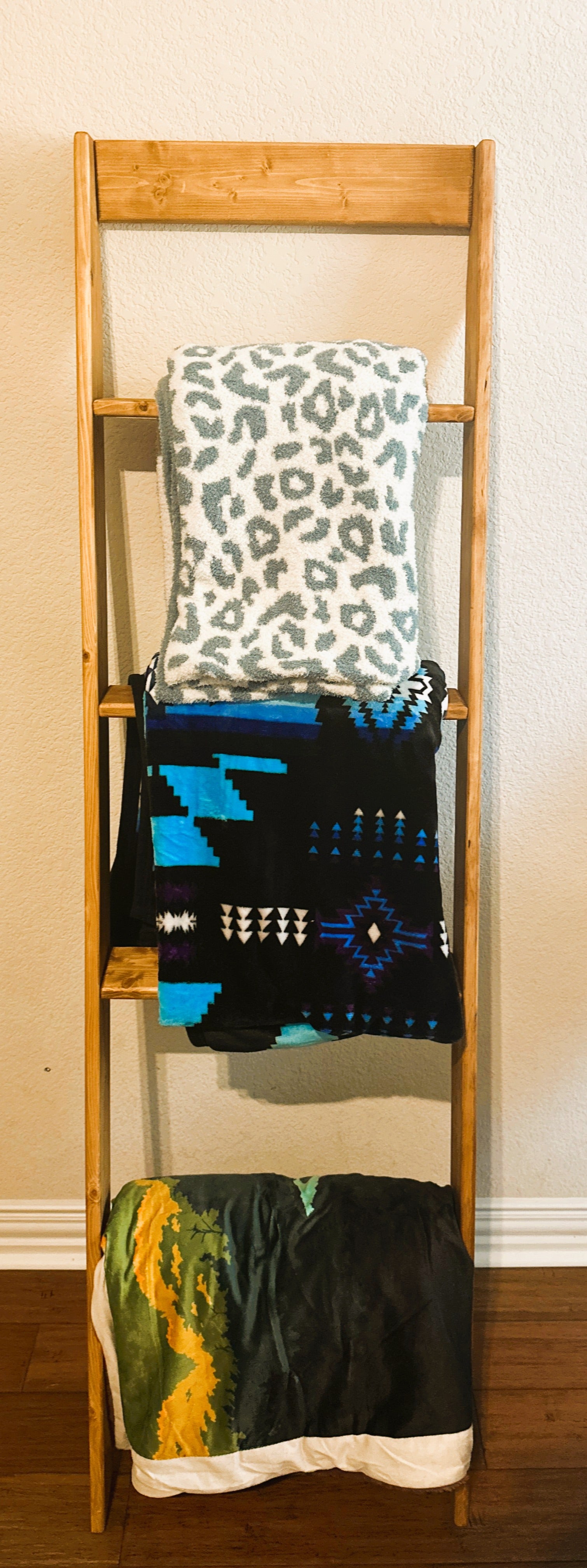 Handmade Pine Quilt Ladder – Walnut Stain